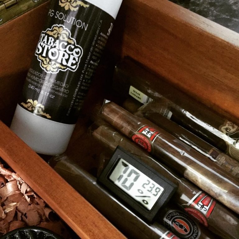 5 Best Humidor Solution For Keeping Your Cigars Fresh Guide]