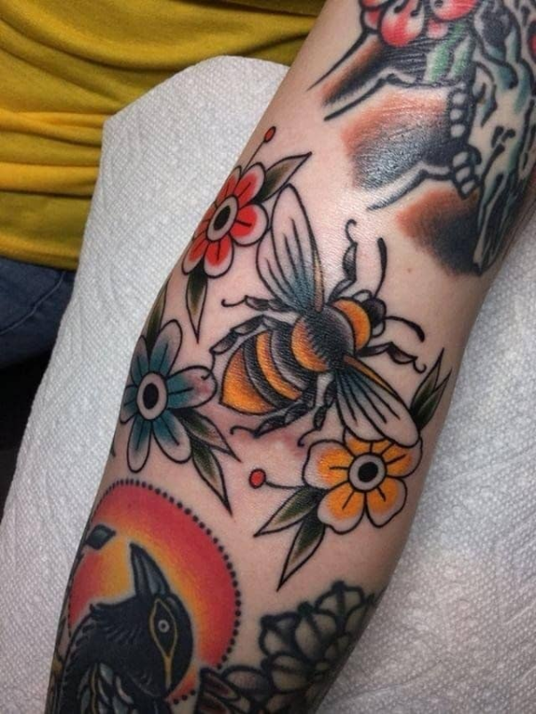 Neo Trad Bee Tattoo